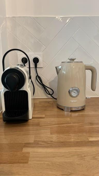 Coffee/tea facilities, Kitchen or kitchenette