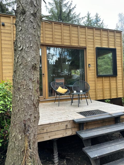 Property building, Patio, Balcony/Terrace