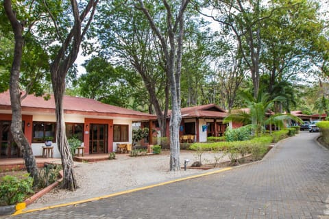 Garden, Parking