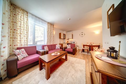 TV and multimedia, Kitchen or kitchenette, Living room, Seating area, Dining area, Pets, Pets, Pets, pet friendly