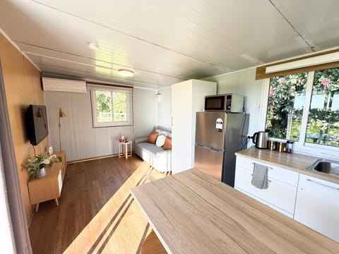 One bedroom Cabin 5min to Puke Towncentre Cabin in Waikato