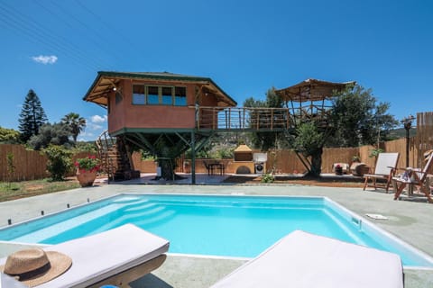 Property building, Patio, Day, Garden, Garden view, Pool view, Swimming pool, Swimming pool, sunbed