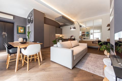 Living room, Diving