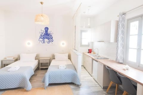 Bed, Kitchen or kitchenette, Photo of the whole room, Bedroom