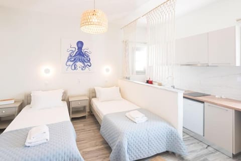 Bed, Kitchen or kitchenette, Photo of the whole room