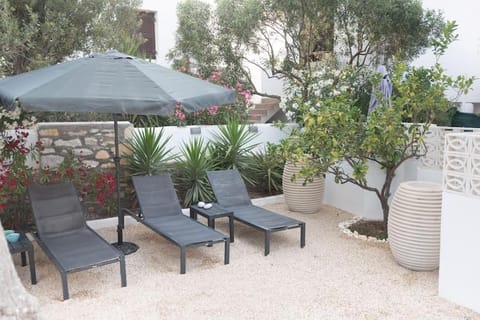 Garden, Seating area