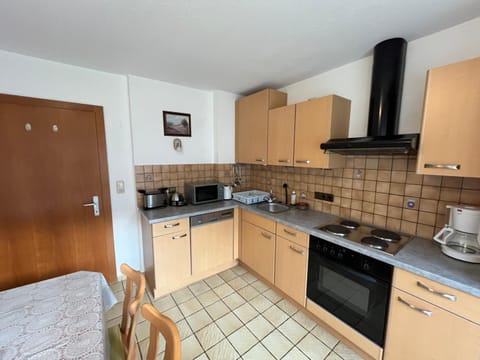 Kitchen or kitchenette, Dining area, dishwasher, oven, stove, toaster