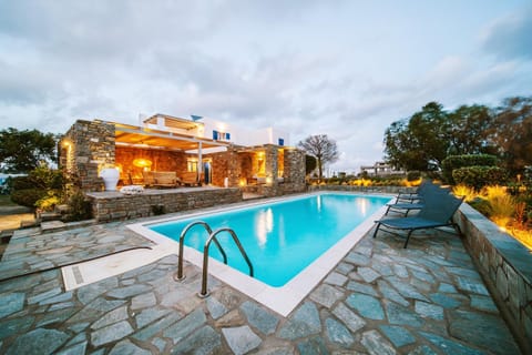 Property building, Garden, Garden view, Swimming pool, Swimming pool