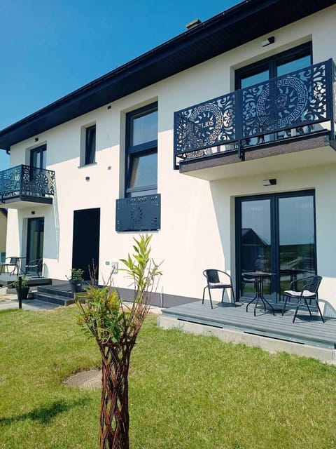 Property building, Patio, Spring, Day, Garden, View (from property/room), Balcony/Terrace, Garden view