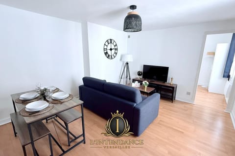 Property building, Communal lounge/ TV room, TV and multimedia, Living room, Seating area, Dining area