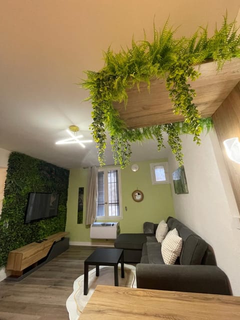 Communal lounge/ TV room, TV and multimedia, Living room, Seating area