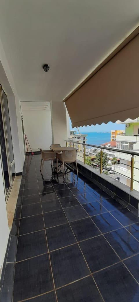 View (from property/room), Balcony/Terrace, Dining area