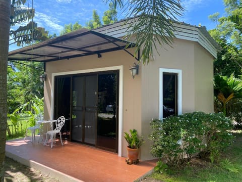 Property building, Patio, Day, Garden, Dining area