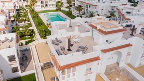 Bird's eye view, Swimming pool