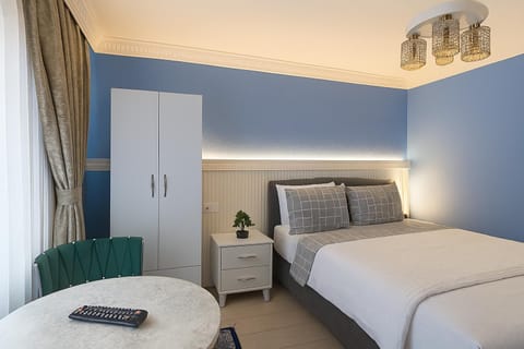 Bed, Photo of the whole room, Bedroom, wardrobe