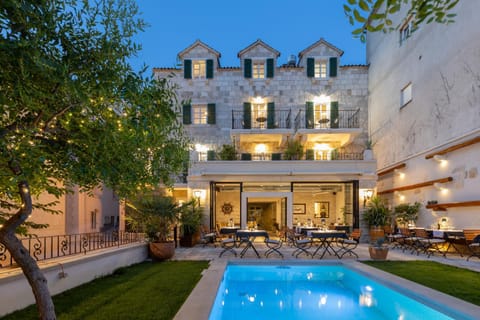 Property building, Night, Garden, Garden view, Pool view, Swimming pool