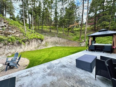 Cozy Cabin w Private Hot Tub and Fire Pit Cabin in Somers