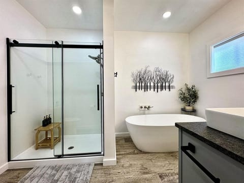 Cozy Cabin w Private Hot Tub and Fire Pit Cabin in Somers