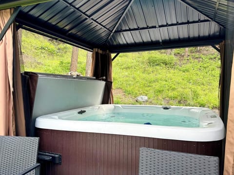 Cozy Cabin w Private Hot Tub and Fire Pit Cabin in Somers