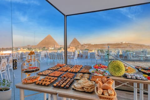 Restaurant/places to eat, Day, Natural landscape, Bird's eye view, Food and drinks, Food, Breakfast, Continental breakfast, Buffet breakfast, Lunch, Dinner