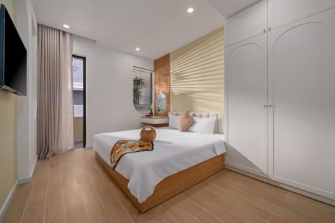 Bed, TV and multimedia, Photo of the whole room, Bedroom, towels, wardrobe