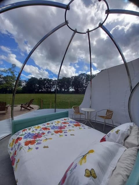 La Bulle des alpagas Luxury tent in Centre-Val de Loire