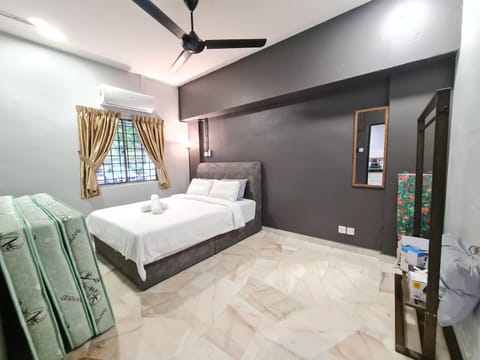Bed, Photo of the whole room