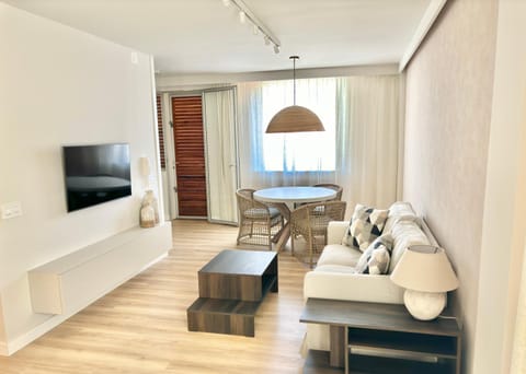 TV and multimedia, Living room, Dining area