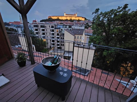 Balcony/Terrace, City view