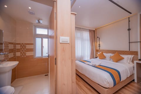 Bed, Bathroom, Bedroom, towels