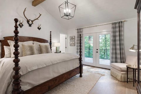 Luxury cabin w chef kitchen & 2 living rooms Cabin in Highlands