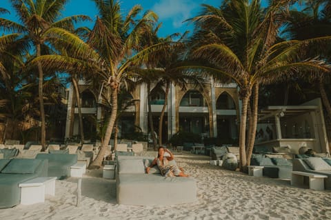 Restaurant/places to eat, Day, People, View (from property/room), Beach, Sea view, sunbed