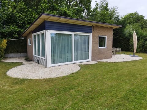 Blue House Chalet in Ouddorp