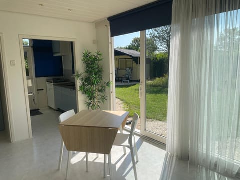 Blue House Chalet in Ouddorp