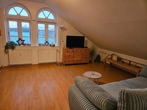 Communal lounge/ TV room, Living room