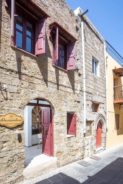 Property building, Facade/entrance, Day