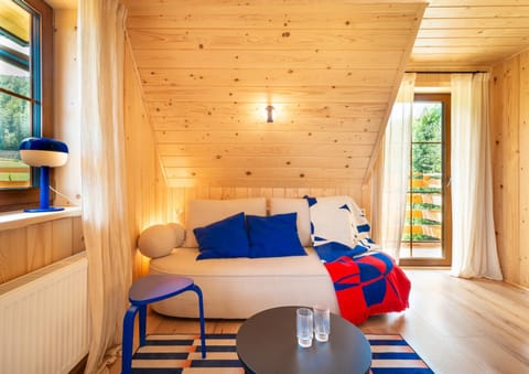 Bed, Living room, Photo of the whole room, Seating area, Bedroom