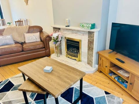 Fairholmes House House in Wyre District