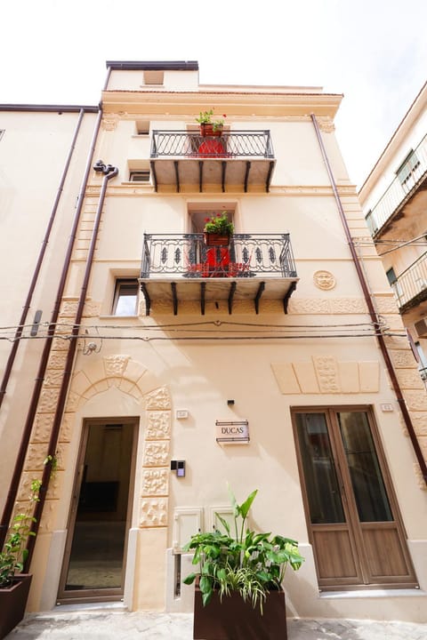 Property building, Internal: Not applicable to any particular room