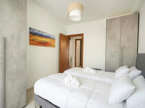 Mistral Suite Apartment - free private car park Apartment in Bari