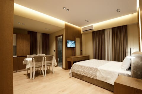 TV and multimedia, Living room, Seating area, air conditioner