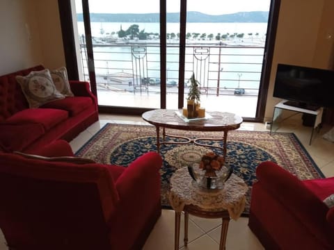 TV and multimedia, Living room, Sea view