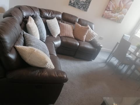 De Rossy Guest House Bed and Breakfast in Stoke-on-Trent