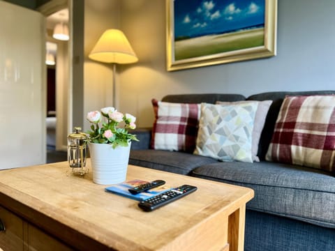 Communal lounge/ TV room, TV and multimedia, Living room, Seating area