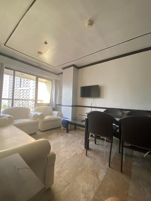 Communal lounge/ TV room, TV and multimedia, Living room, Seating area, Evening entertainment