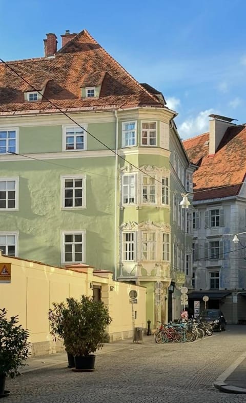 Property building, Location