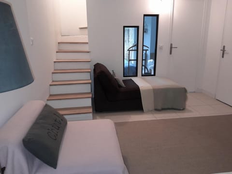 Location JO Vacation rental in Île-de-France