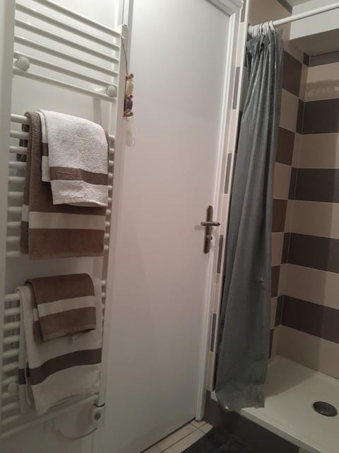 Location JO Vacation rental in Île-de-France