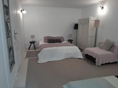 Location JO Vacation rental in Île-de-France