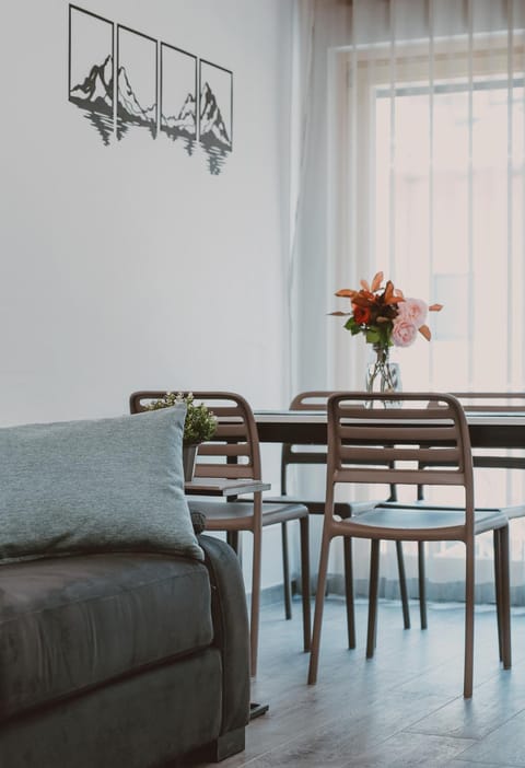 Residenza 39 with garage & bikes -800 mt to Bernina Express Apartment in Province of Brescia